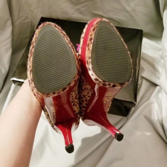 Privileged Cheetah and Red Platform Pinup Pumps - Picture 5 of 5